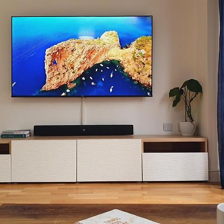 Cheerful 1 Private Room-Ensuite With Free Parking Silverdale  Экстерьер фото